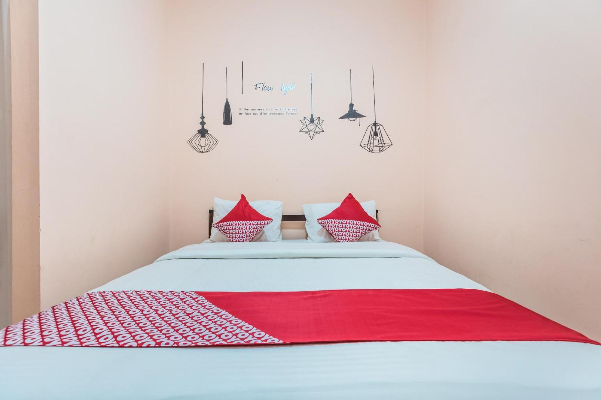 OYO 2034 Eden Guest House Depok Extérieur photo